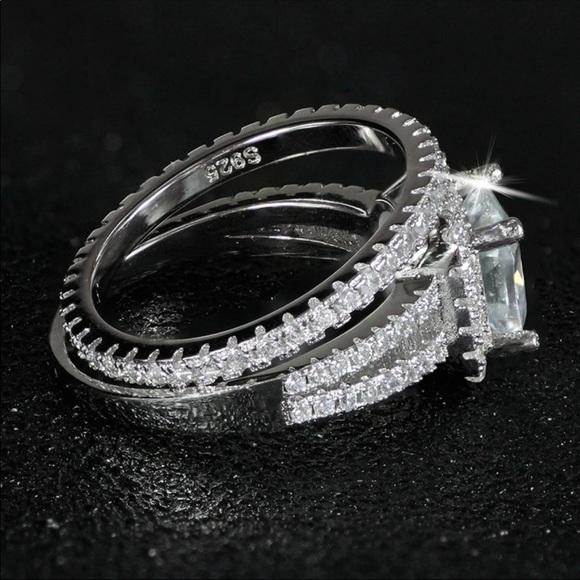 ✨NEW✨3.60 CT CZ Solitaire Engagement Ring Set✨ - Picture 3 of 3